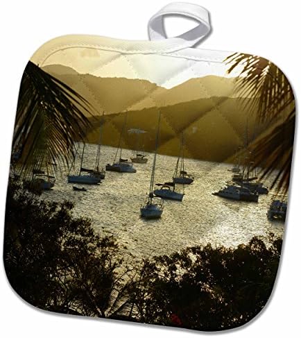 3D Rose Caribbean-Bvi-Marina Cay. Katamarani i jedrilice na zalasku sunca. Držač lonaca, 8 x 8